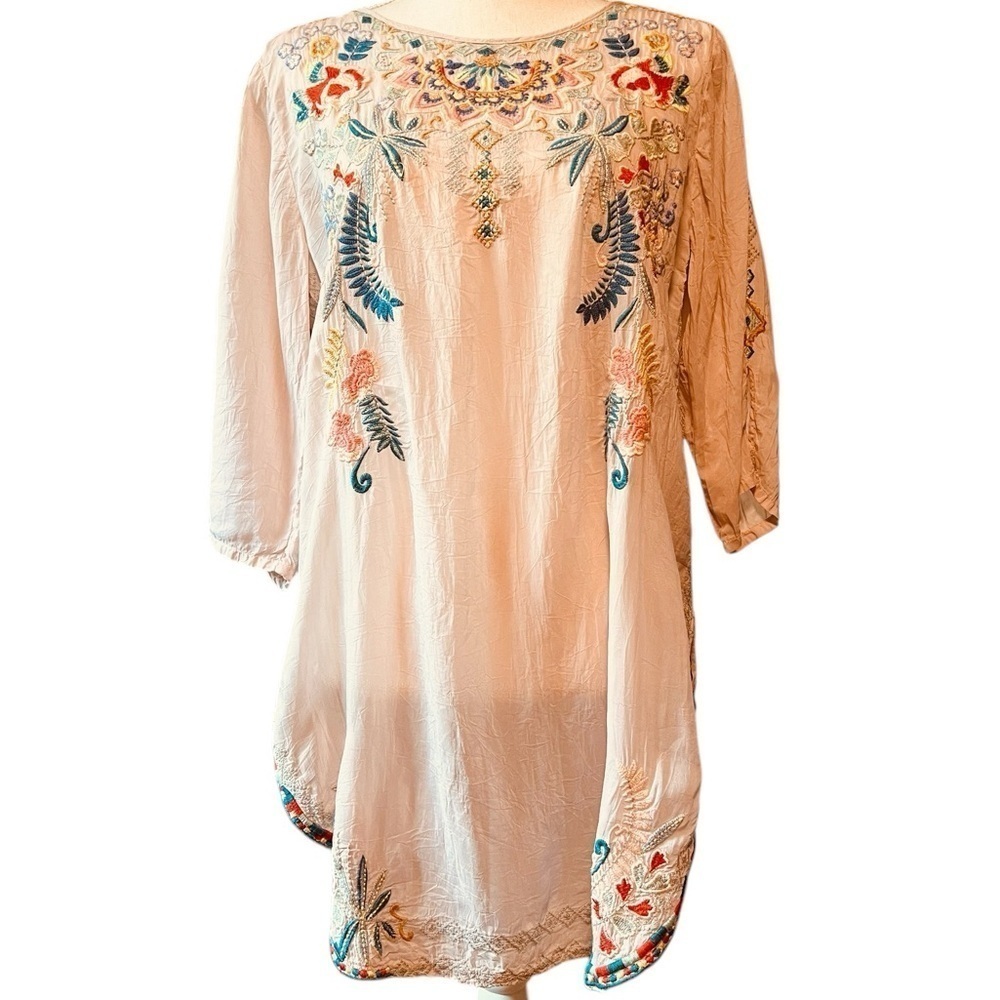 JOHNNY WAS WOMEN’S GORGEOUS BLUSH TUNIC WITH EMBROIDERY SIZE MEDIUM